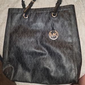 Michael kors large shoulder bag